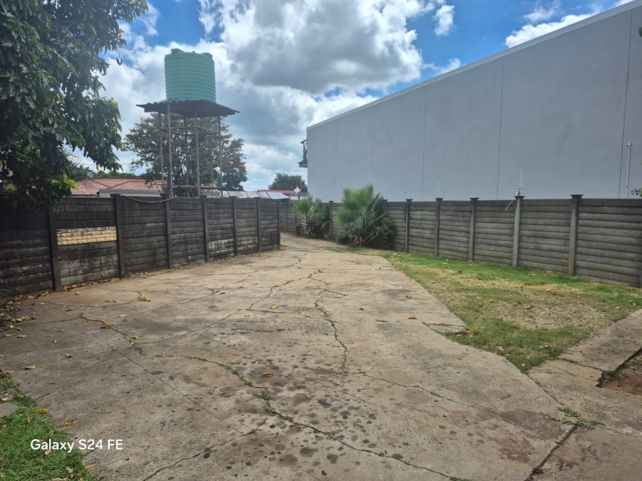 6 Bedroom Property for Sale in Rustenburg North North West